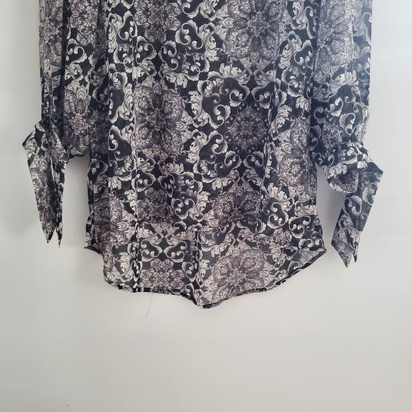 Bobeau Black & White Sheer Floral Pullover Top Size M - Picture 3 of 7